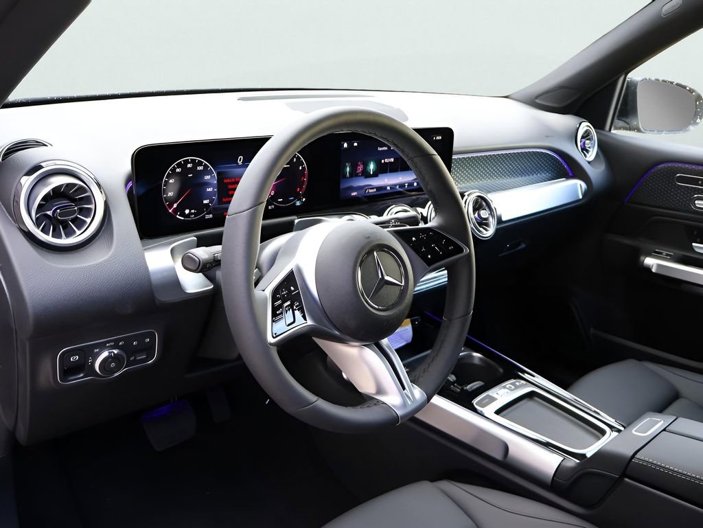 Certified 2025 Mercedes-Benz GLB 250 4MATIC image 19