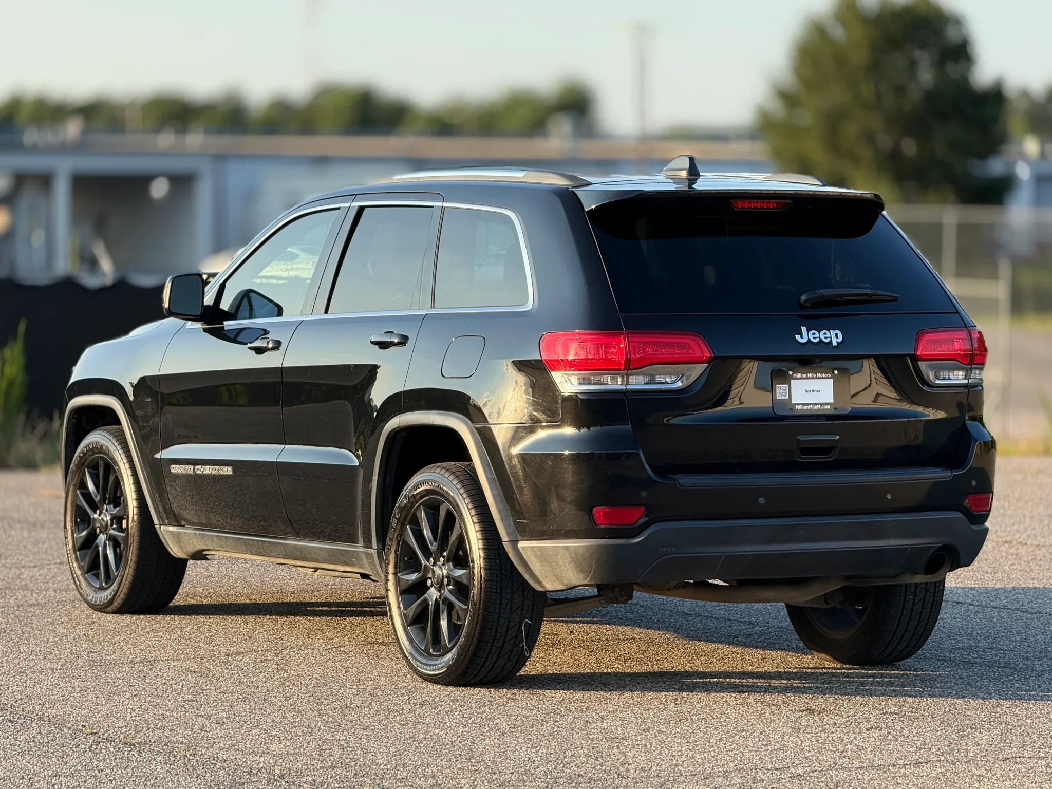 Used 2017 Jeep Grand Cherokee Laredo w/ Quick Order Package 23E AWD/4WD image 10