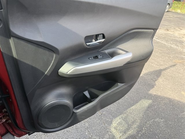 Used 2019 Nissan Kicks SV FWD image 36