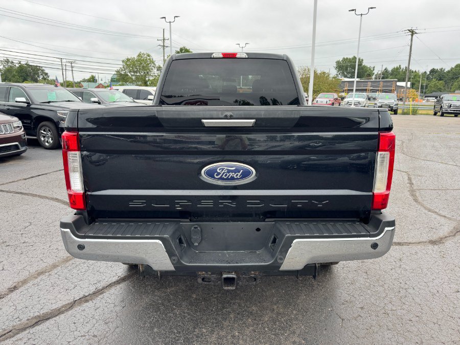 Used 2017 Ford F250 XLT w/ XLT Premium Package AWD/4WD image 4