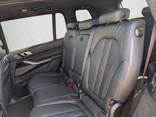 New 2026 BMW X7 M60i image 17