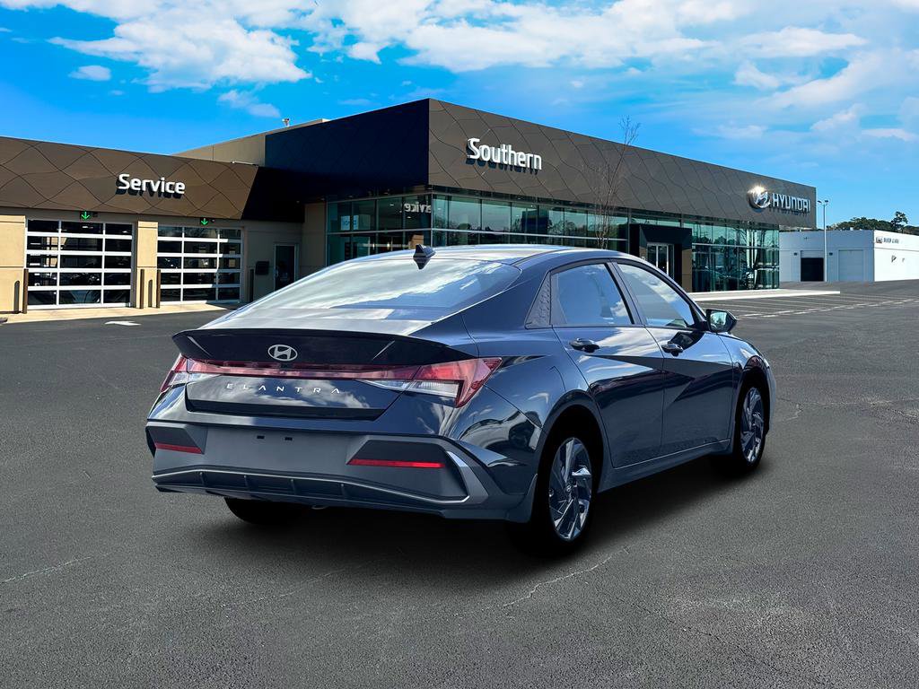 New 2026 Hyundai Elantra Sport FWD image 8