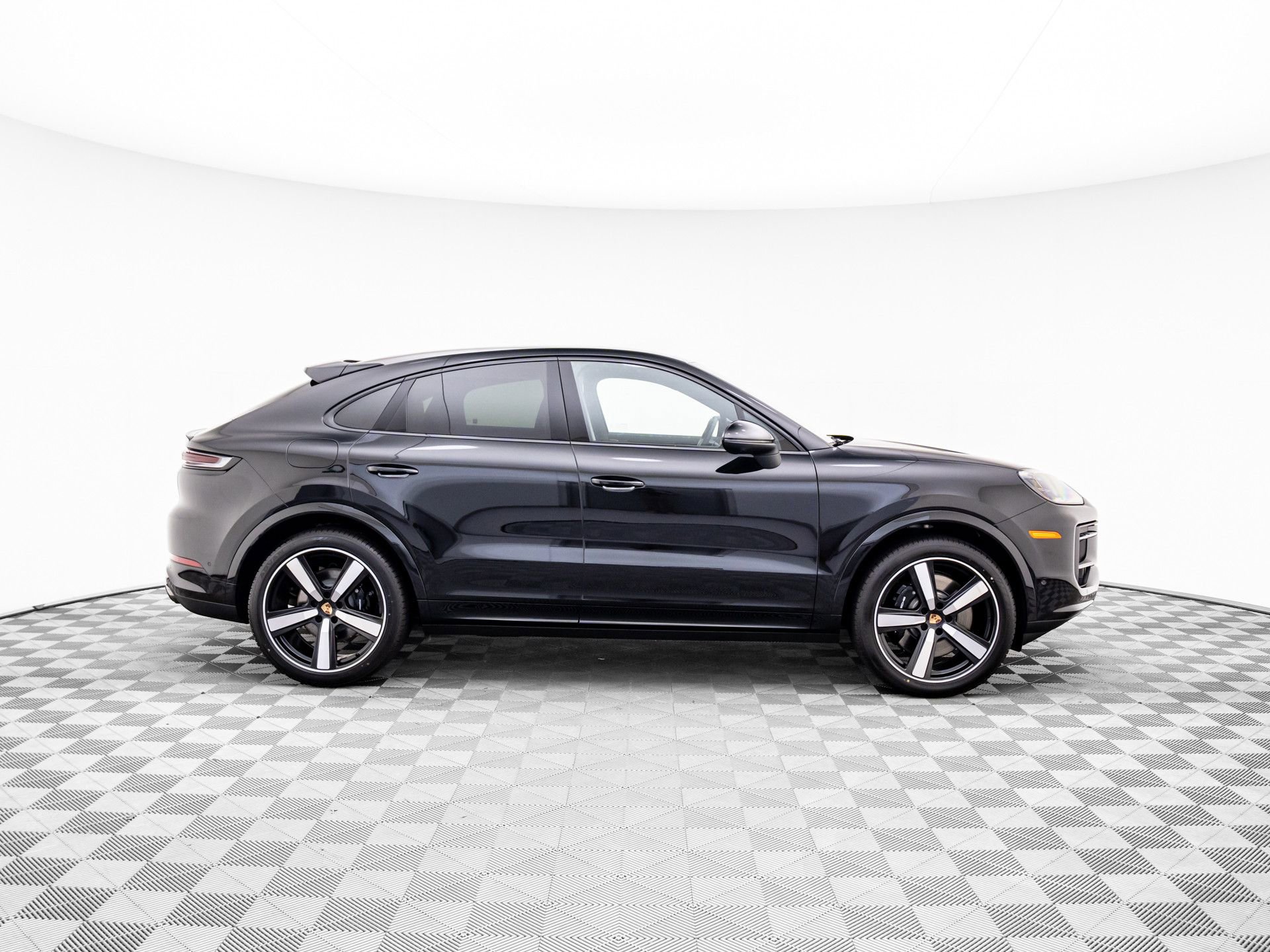 New 2025 Porsche Cayenne S image 8