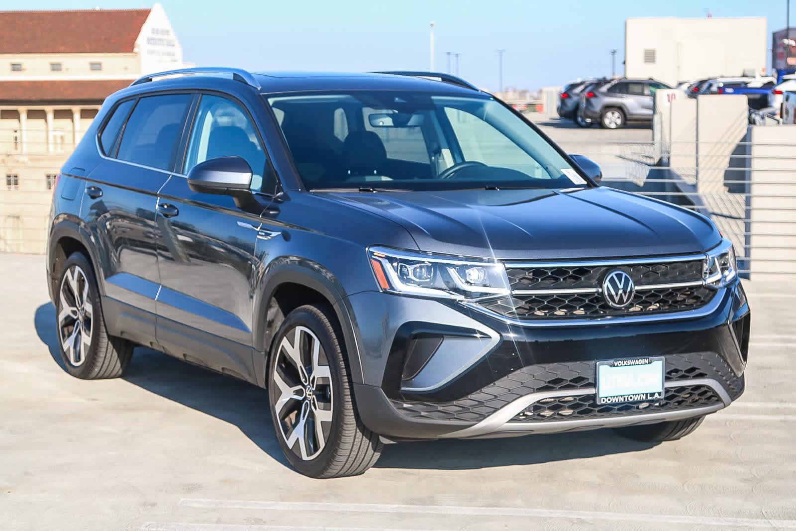 Used 2022 Volkswagen Taos SEL image 3