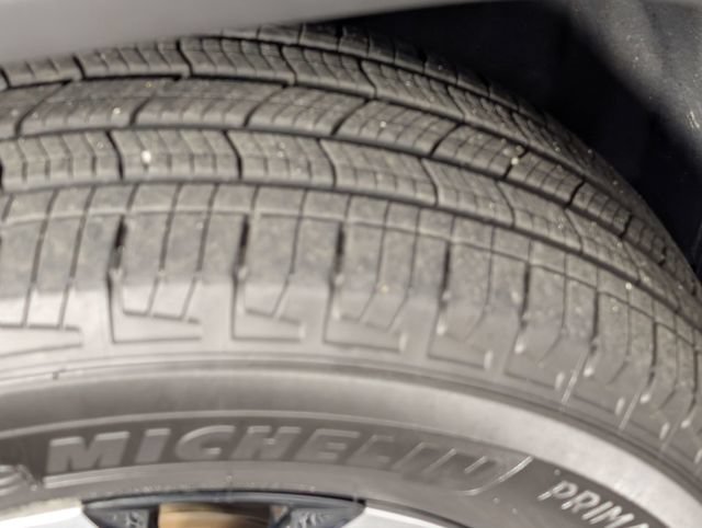 Used 2025 Jeep Grand Cherokee Limited AWD/4WD image 9