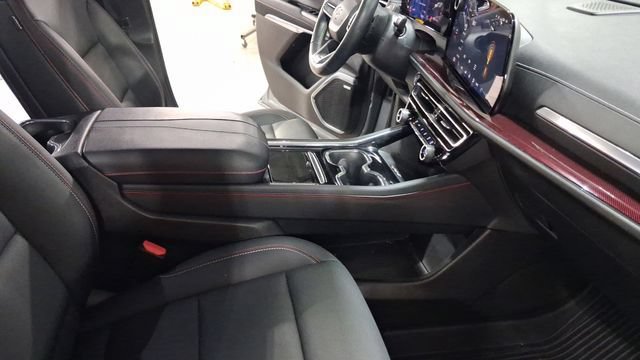 Used 2024 Chevrolet Traverse Z71 w/ Enhanced Driving Package AWD/4WD image 14