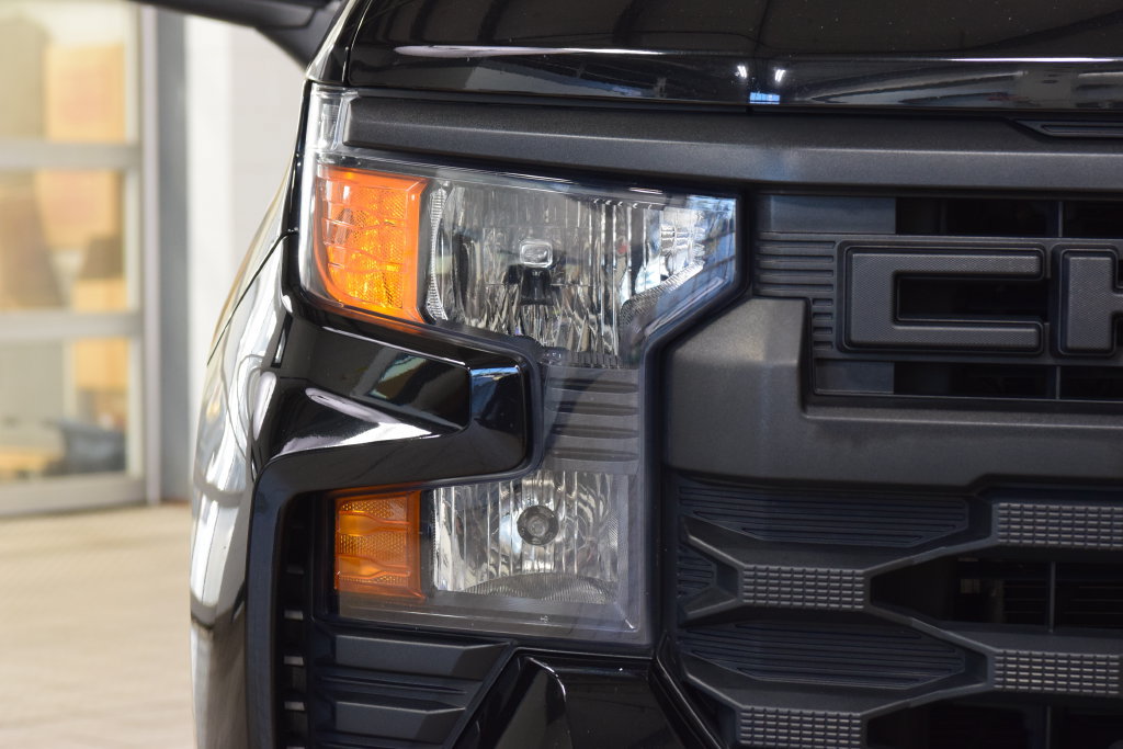 Used 2022 Chevrolet Silverado 1500 Custom AWD/4WD image 12