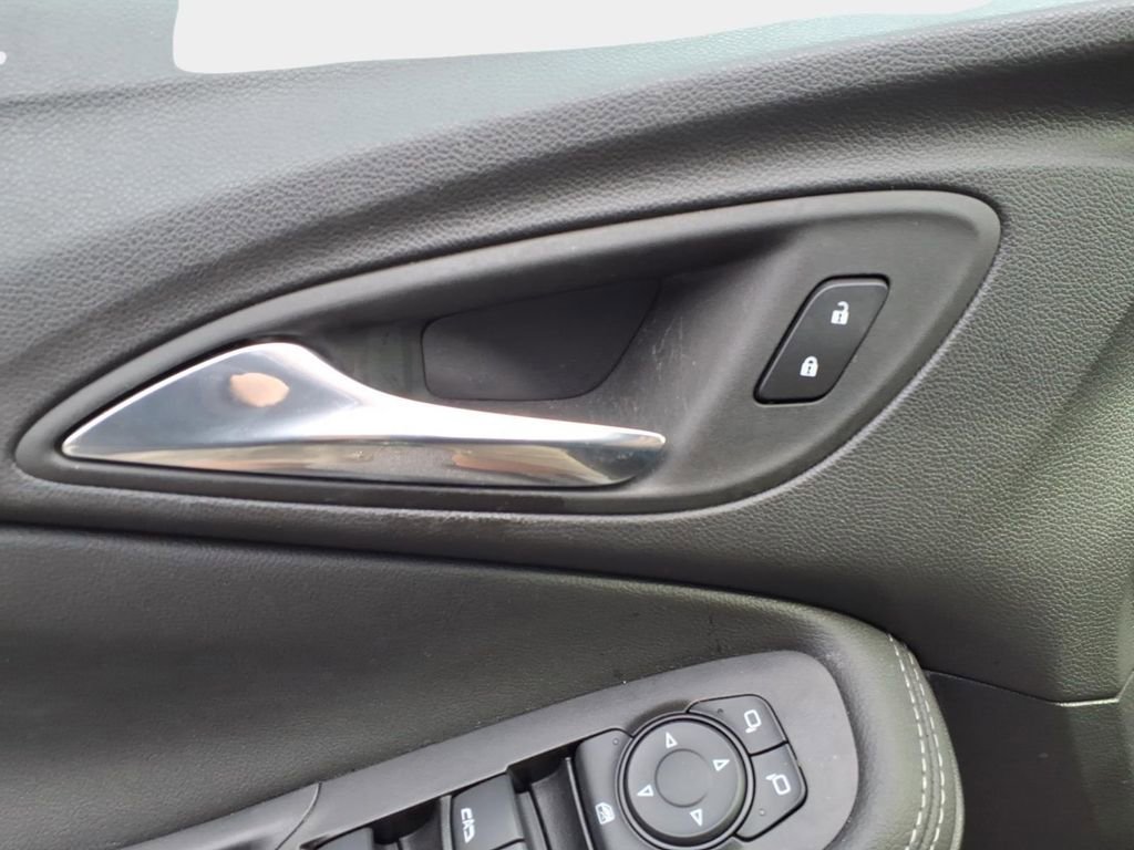 Used 2023 Buick Encore GX Select image 22