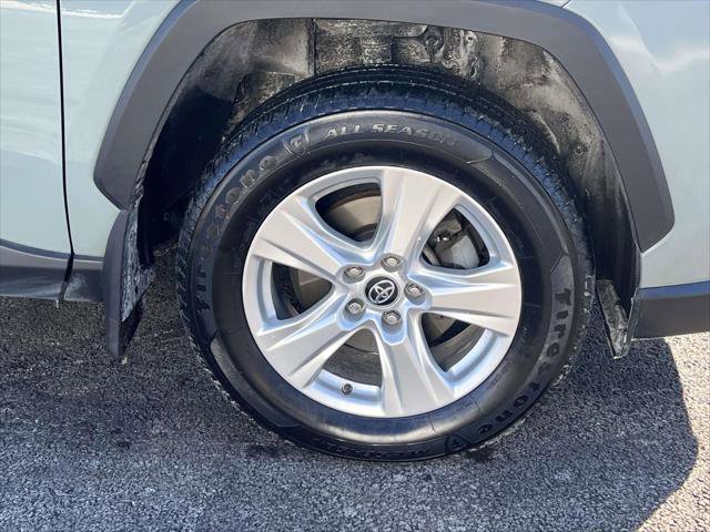 Used 2020 Toyota RAV4 XLE w/ Convenience Package image 9
