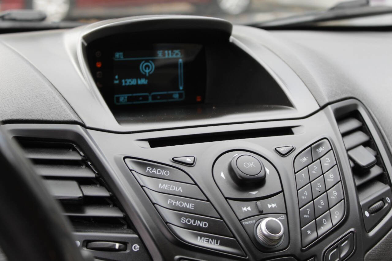 Used 2015 Ford Fiesta SE image 34