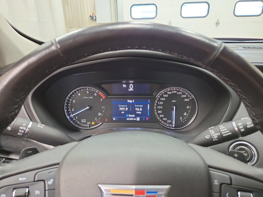 Used 2020 Cadillac XT4 Premium Luxury AWD/4WD image 23
