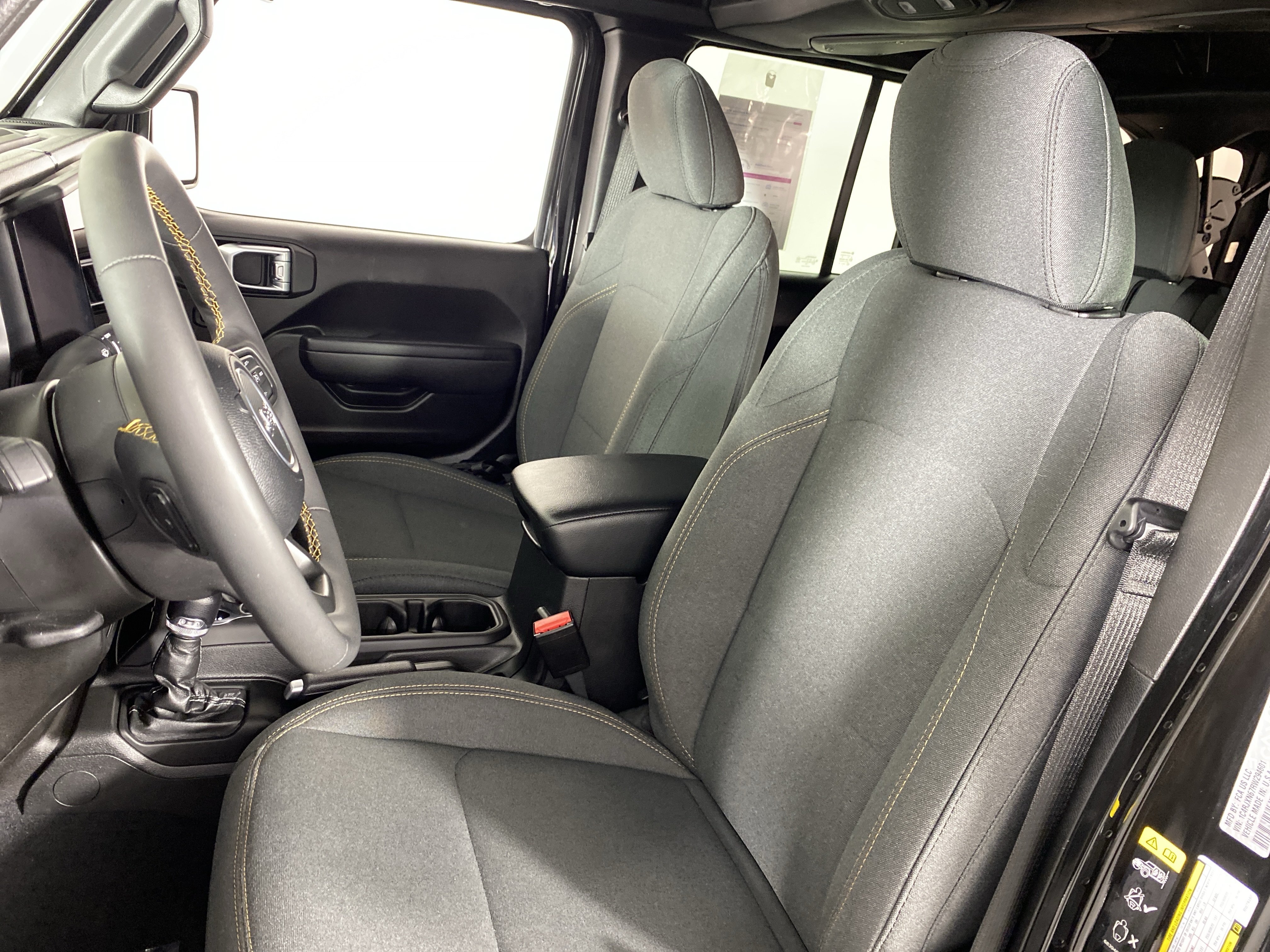 Used 2024 Jeep Wrangler Unlimited w/ Convenience Group AWD/4WD image 17