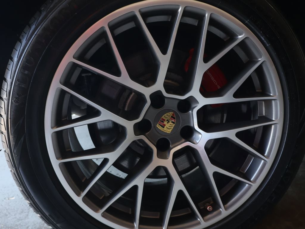 Used 2017 Porsche Macan Turbo AWD/4WD image 37