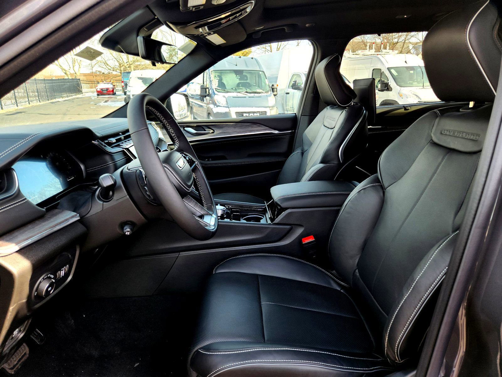 New 2025 Jeep Grand Cherokee L Overland w/ Luxury Tech Group IV image 18
