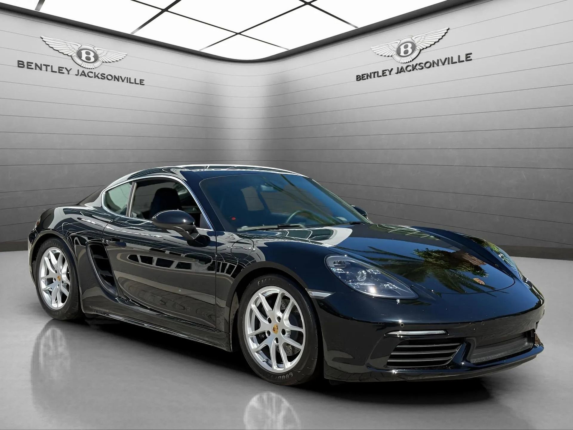 Used 2024 Porsche 718 Cayman w/ Sport Chrono Package image 31