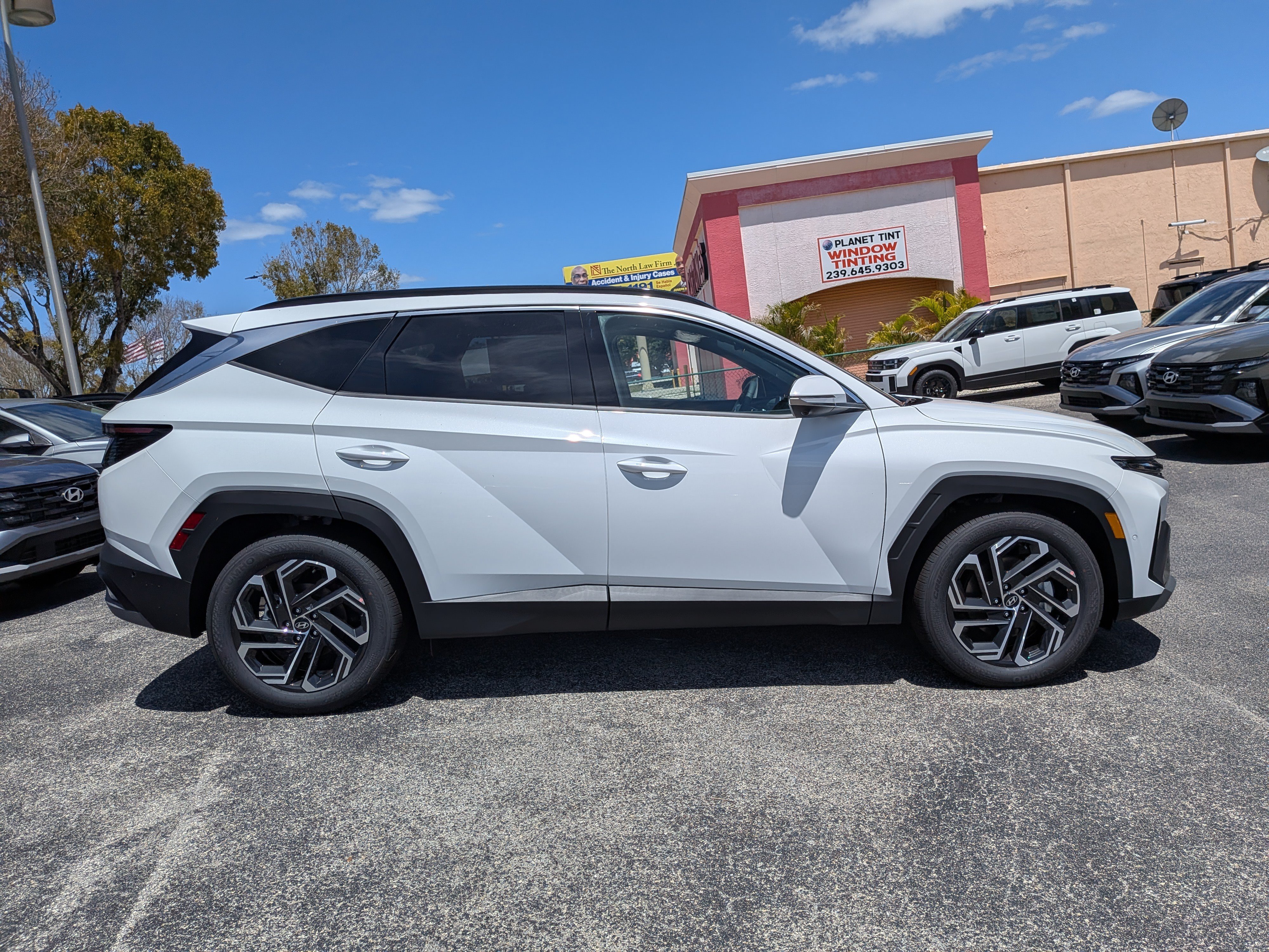 New 2026 Hyundai Tucson Limited w/ Tow & Go Package AWD/4WD image 3