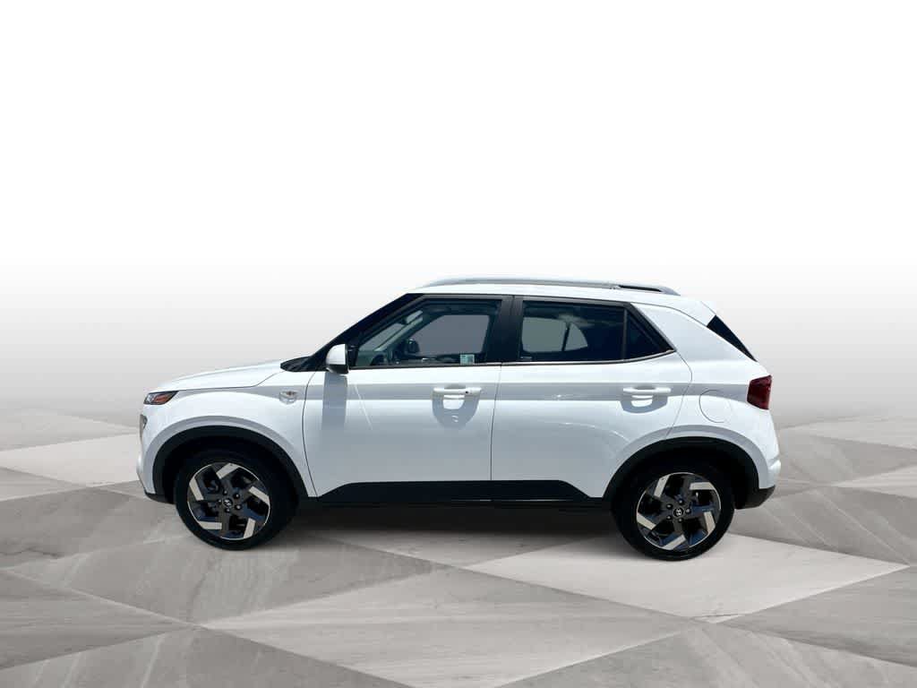Used 2025 Hyundai Venue SEL FWD image 5