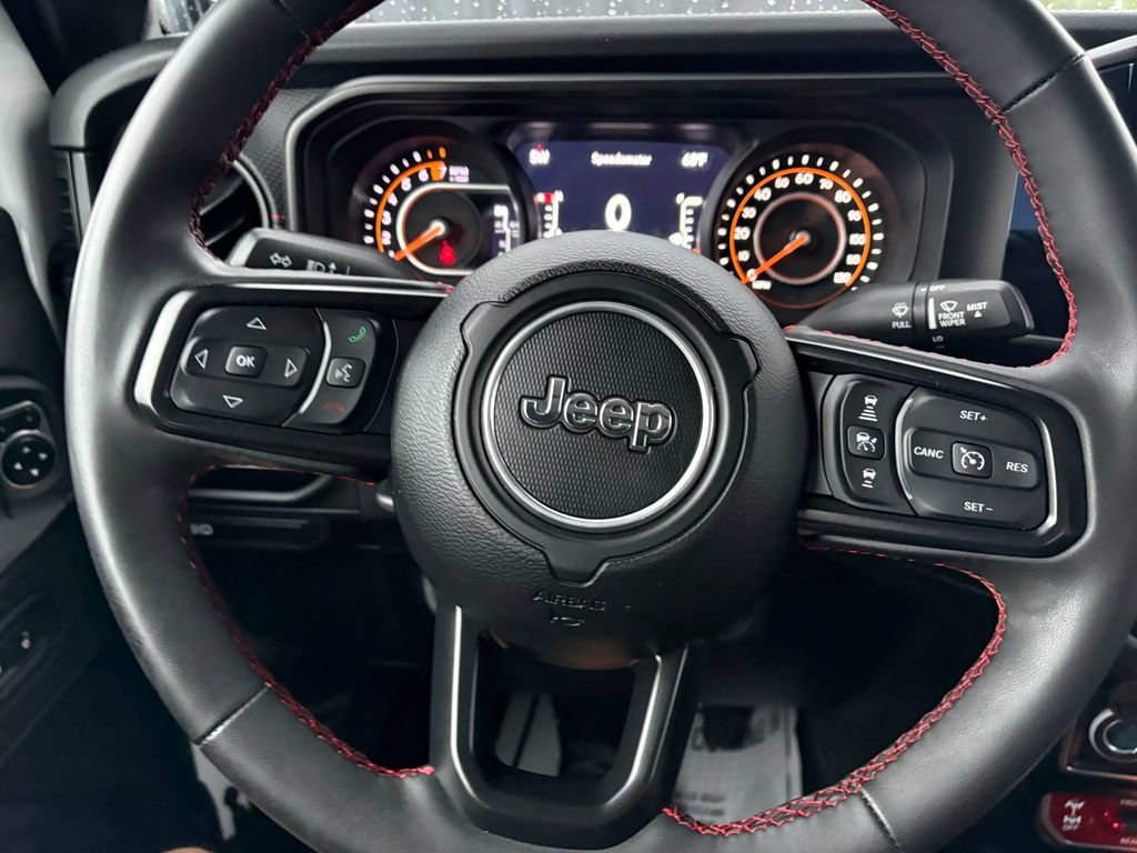 Used 2024 Jeep Gladiator Rubicon AWD/4WD image 16
