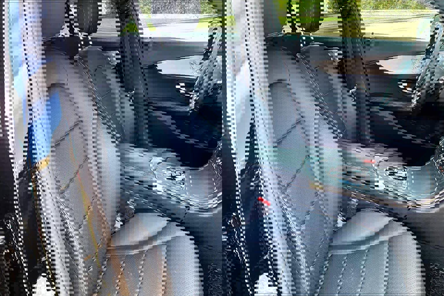 Used 2021 Mercedes-Benz C 300 Sedan image 9