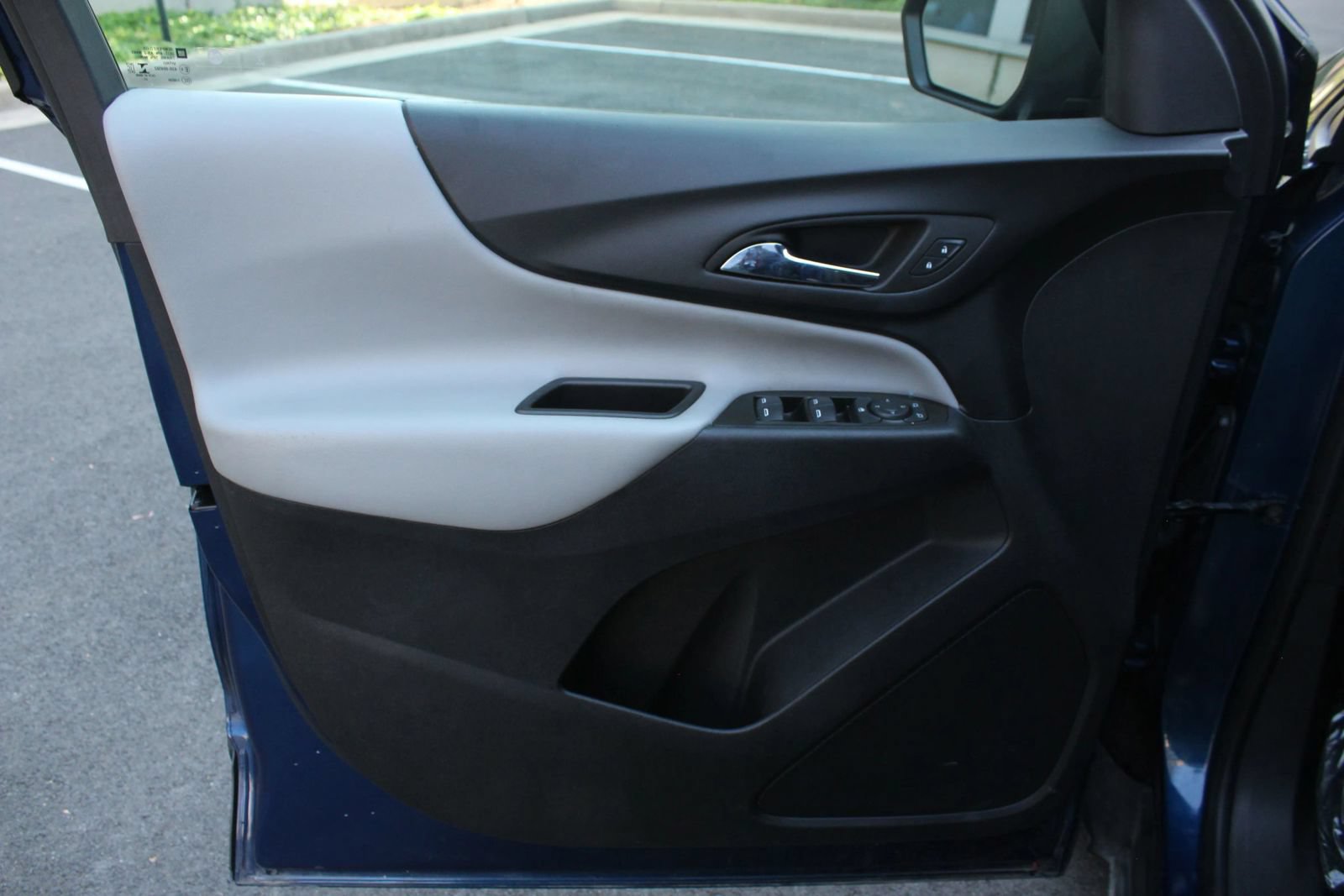 Used 2023 Chevrolet Equinox LS w/ LS Convenience Package FWD image 15