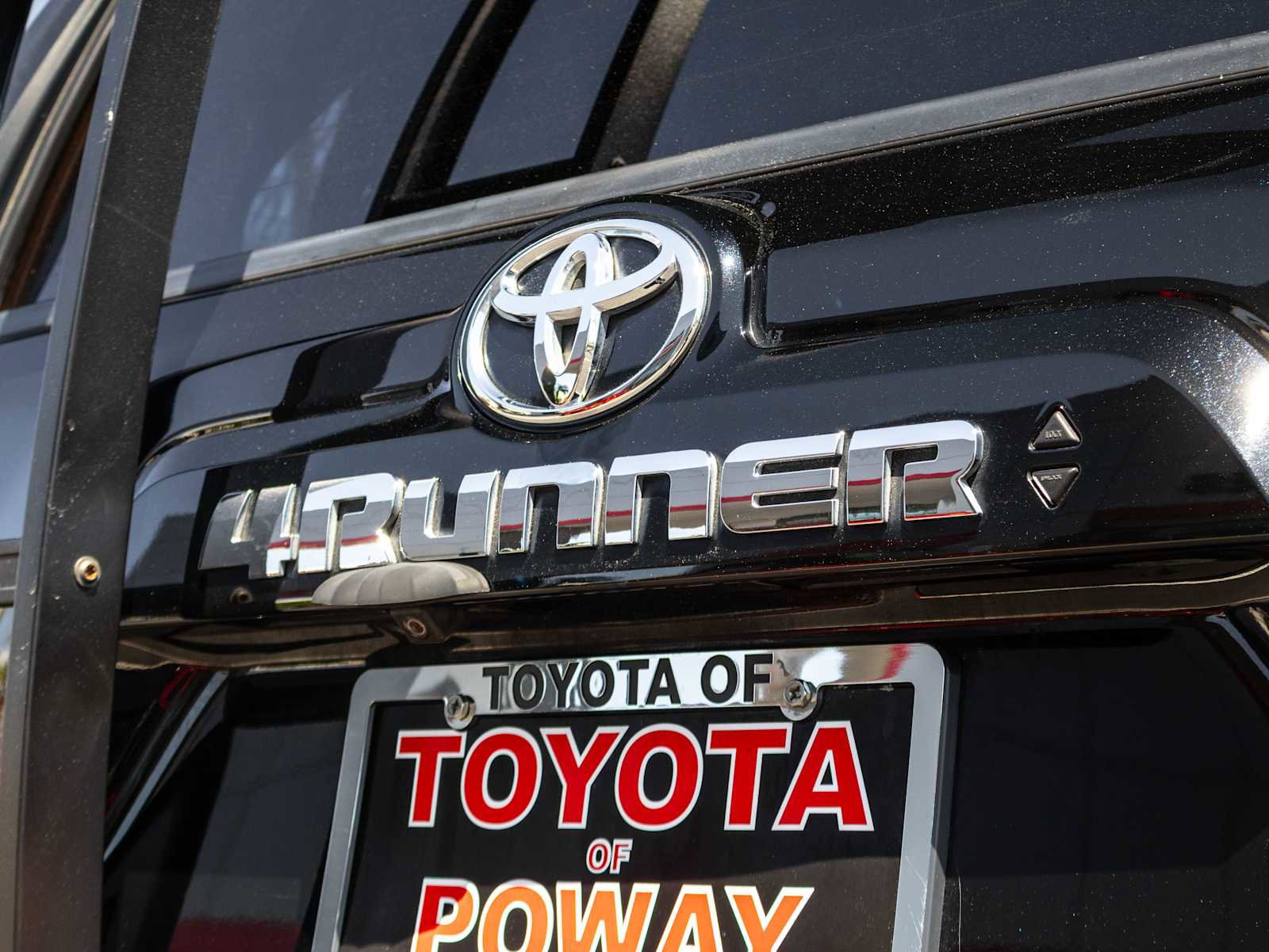 Used 2022 Toyota 4Runner SR5 Premium w/ Moonroof Package RWD image 17