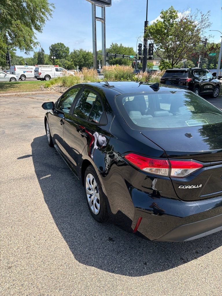 Used 2024 Toyota Corolla LE FWD image 6