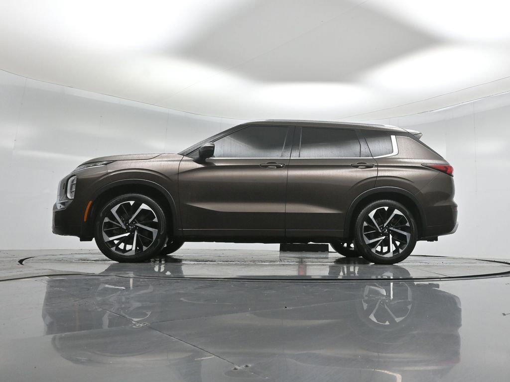 Used 2022 Mitsubishi Outlander SEL image 7