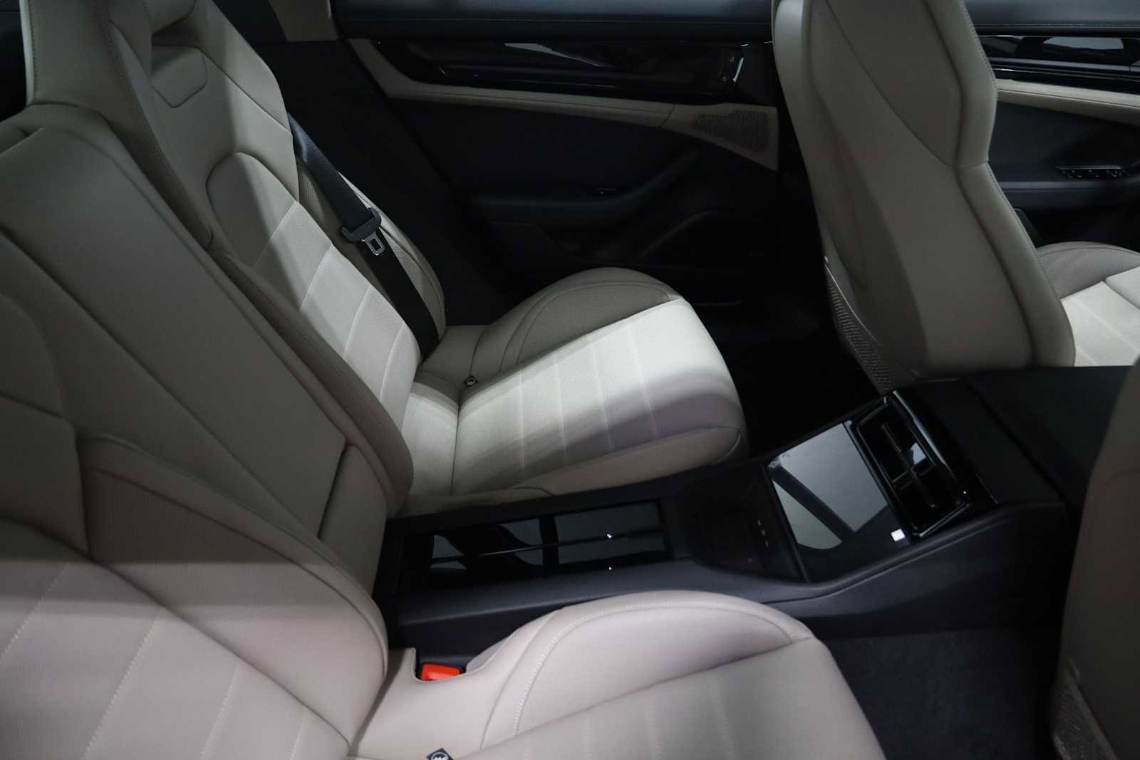 Used 2025 Porsche Panamera 4 image 35