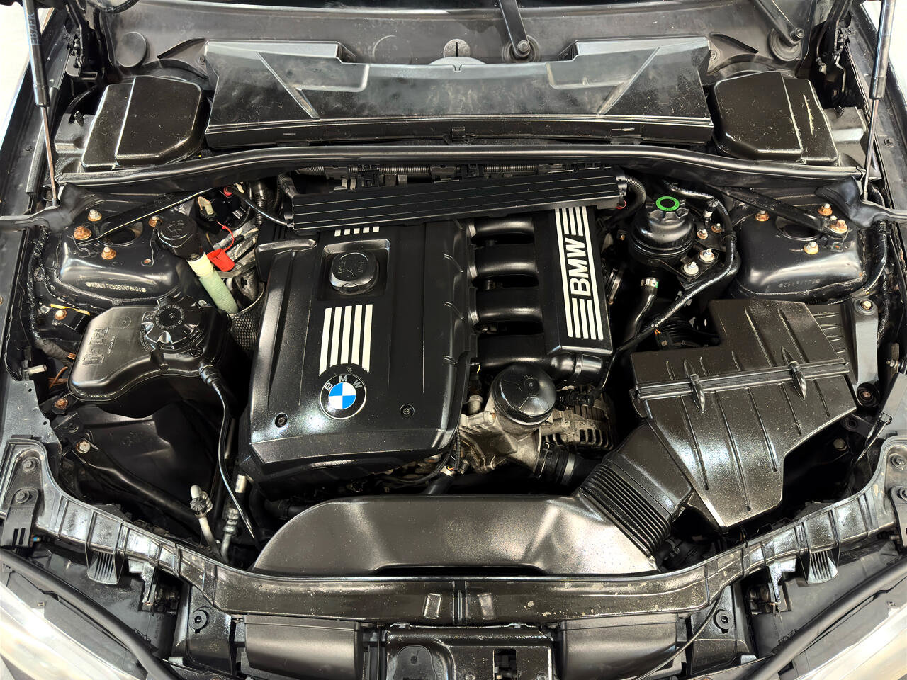 Used 2011 BMW 128i Convertible image 35