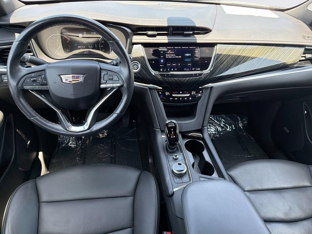 Certified 2023 Cadillac XT6 Premium Luxury FWD image 7