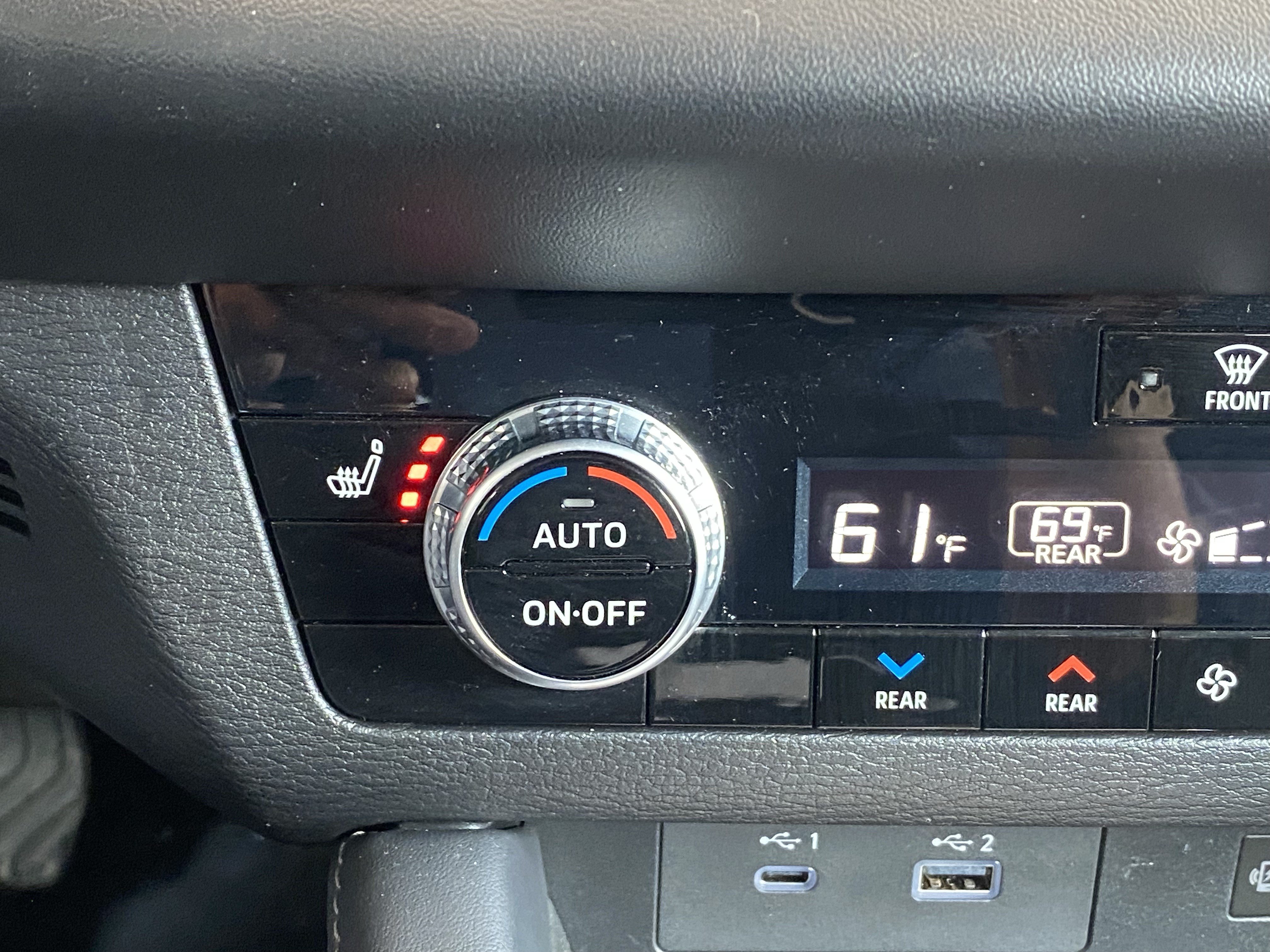 Used 2024 Mitsubishi Outlander SEL AWD/4WD image 13