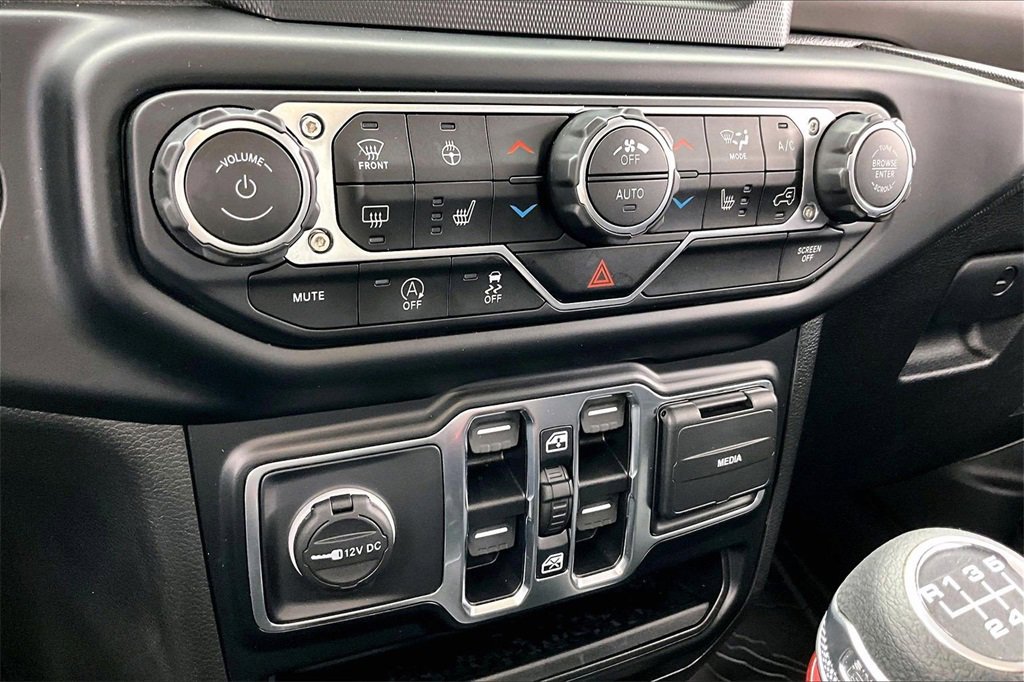 Used 2022 Jeep Gladiator Willys image 32