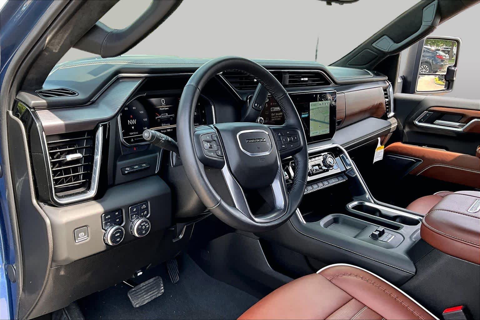 Used 2025 GMC Sierra 2500 Denali Ultimate AWD/4WD image 16
