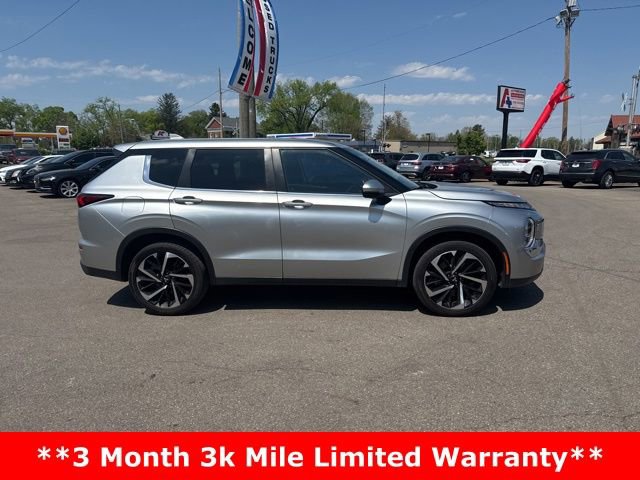 Used 2022 Mitsubishi Outlander ES AWD/4WD image 2
