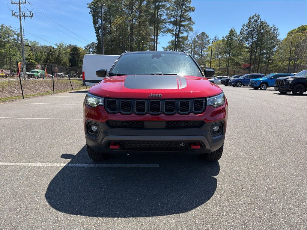 Used 2025 Jeep Compass Trailhawk AWD/4WD image 3