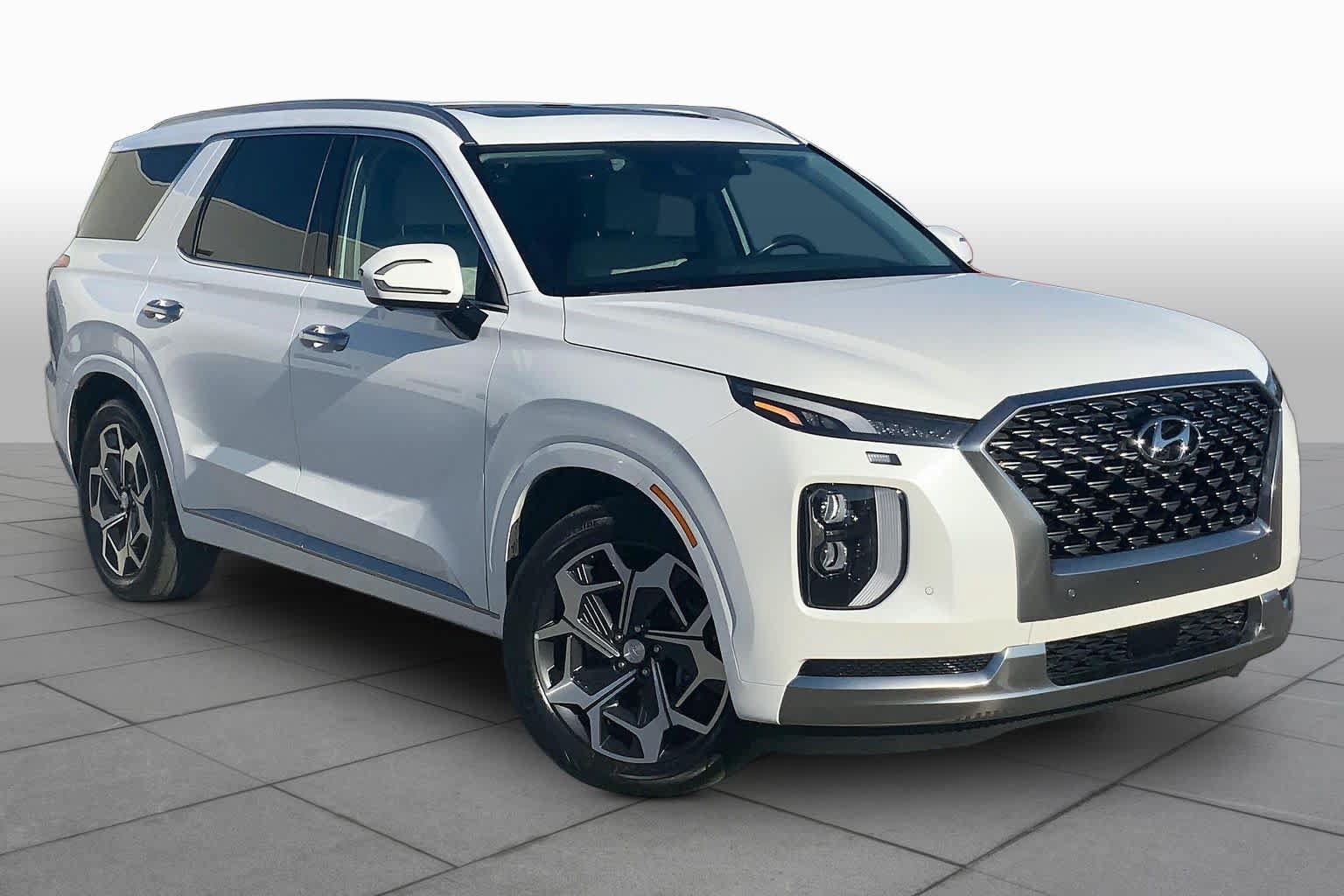 Used 2022 Hyundai Palisade Calligraphy FWD image 3