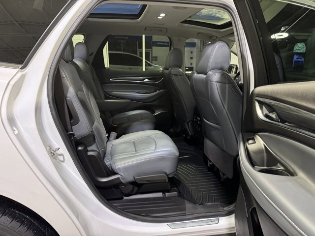Used 2021 Buick Enclave Essence image 16
