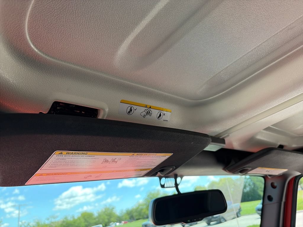 Used 2015 Jeep Wrangler Unlimited Sahara w/ Connectivity Group AWD/4WD image 24