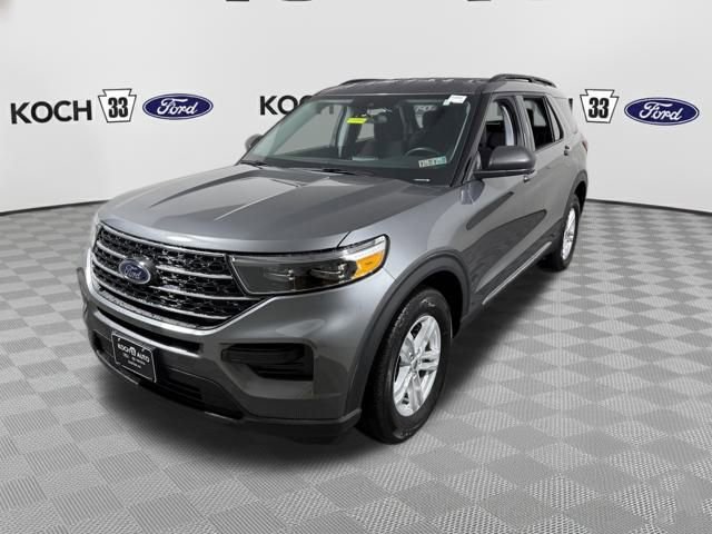 Used 2024 Ford Explorer XLT image 3