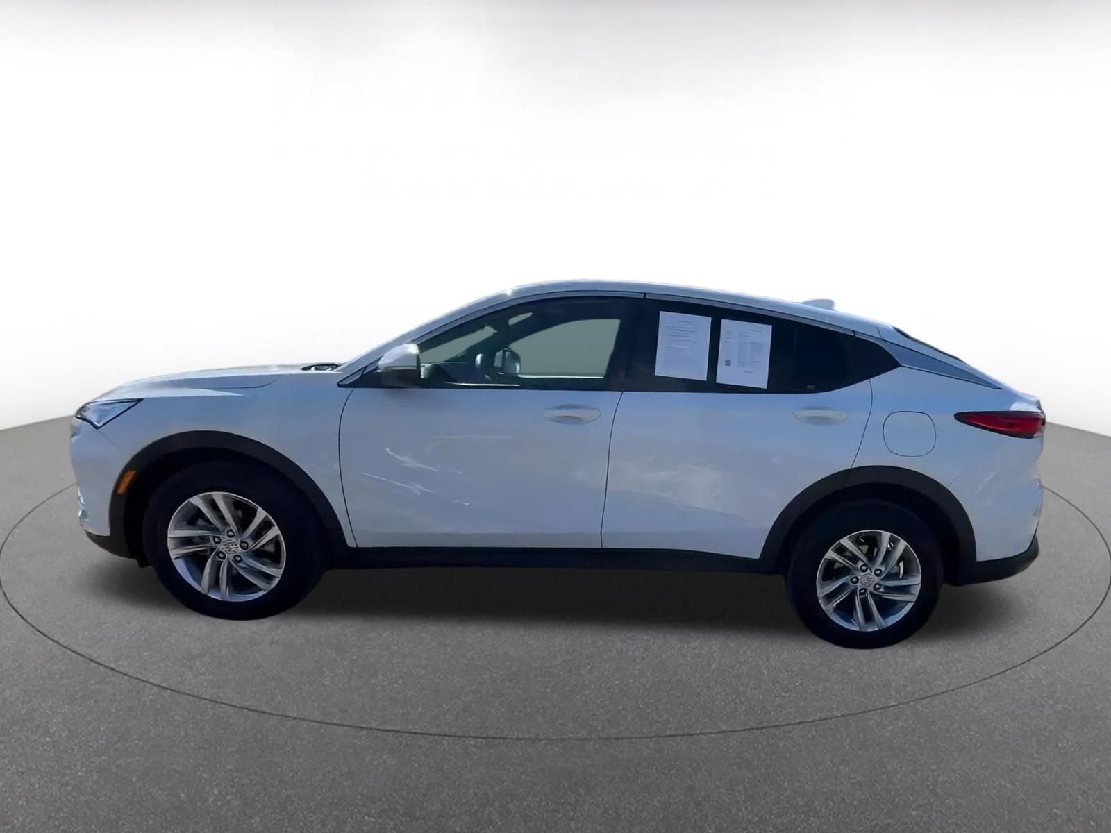 Used 2025 Buick Envista Preferred image 10