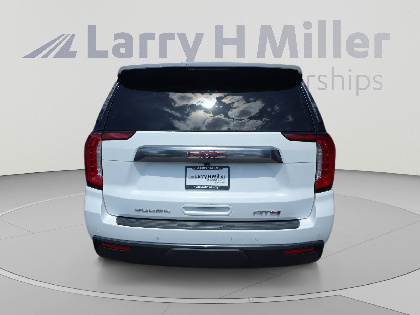 Certified 2021 GMC Yukon AT4 w/ AT4 Premium Plus Package AWD/4WD image 12