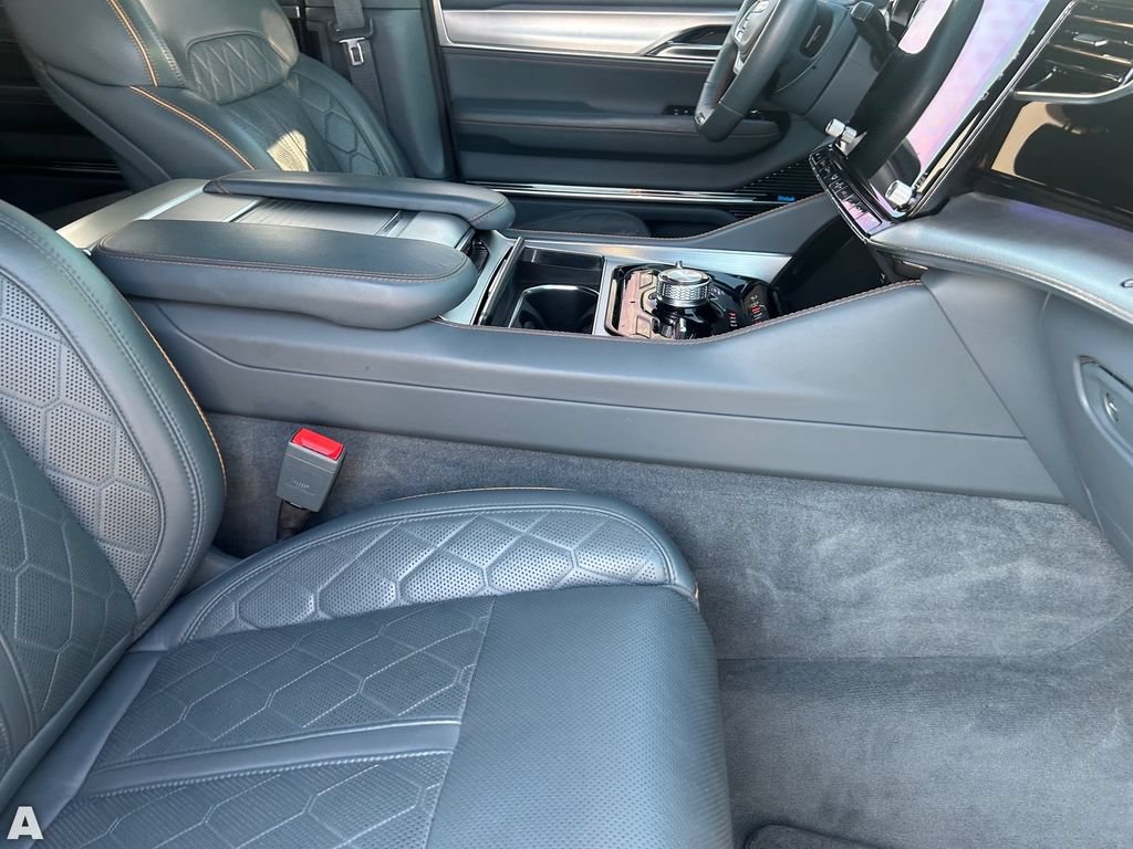 Certified 2022 Jeep Grand Wagoneer Series III w/ Flexible Seating Group AWD/4WD image 12