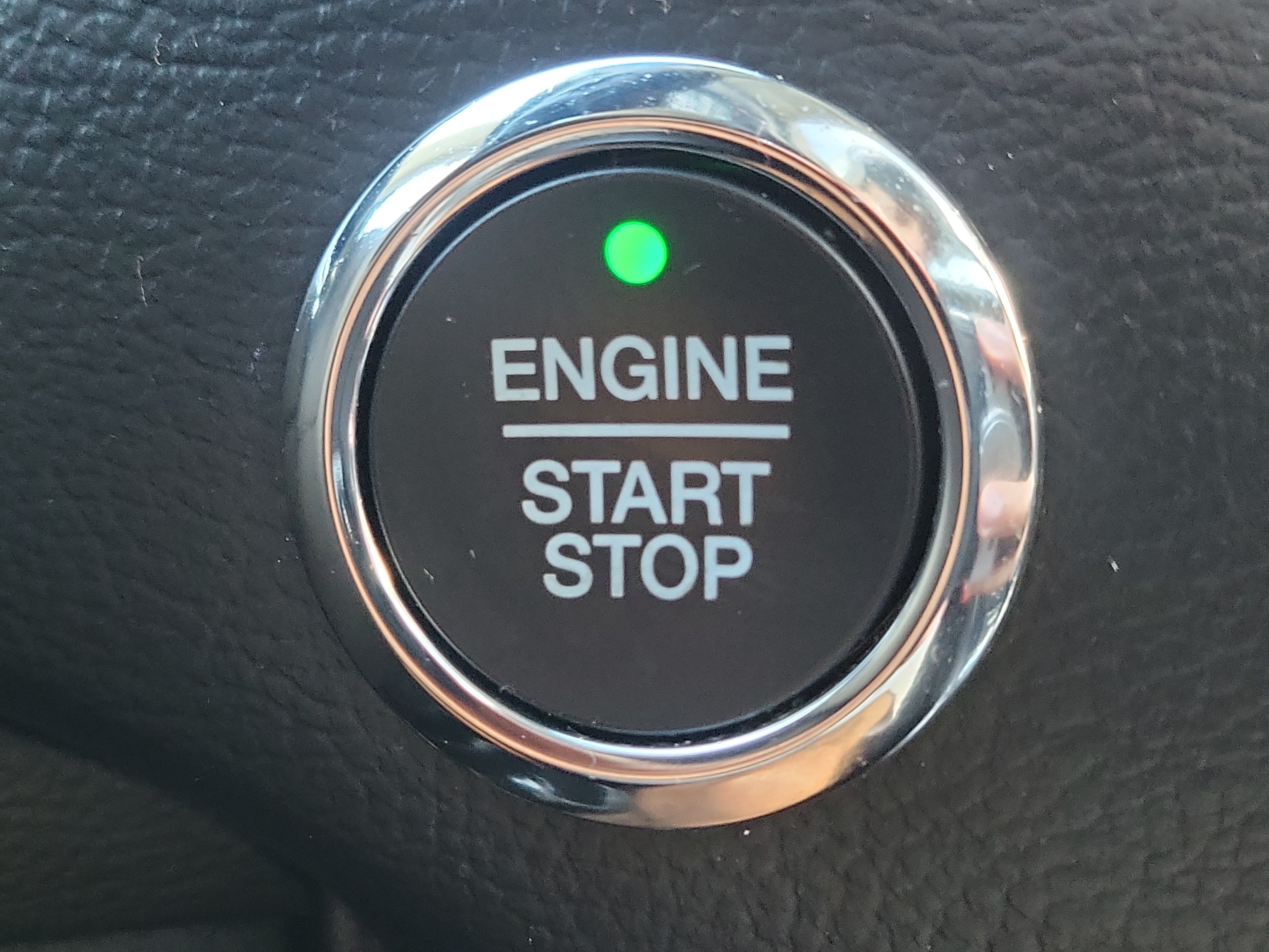 Used 2019 Ford Edge Titanium w/ Equipment Group 301A FWD image 34