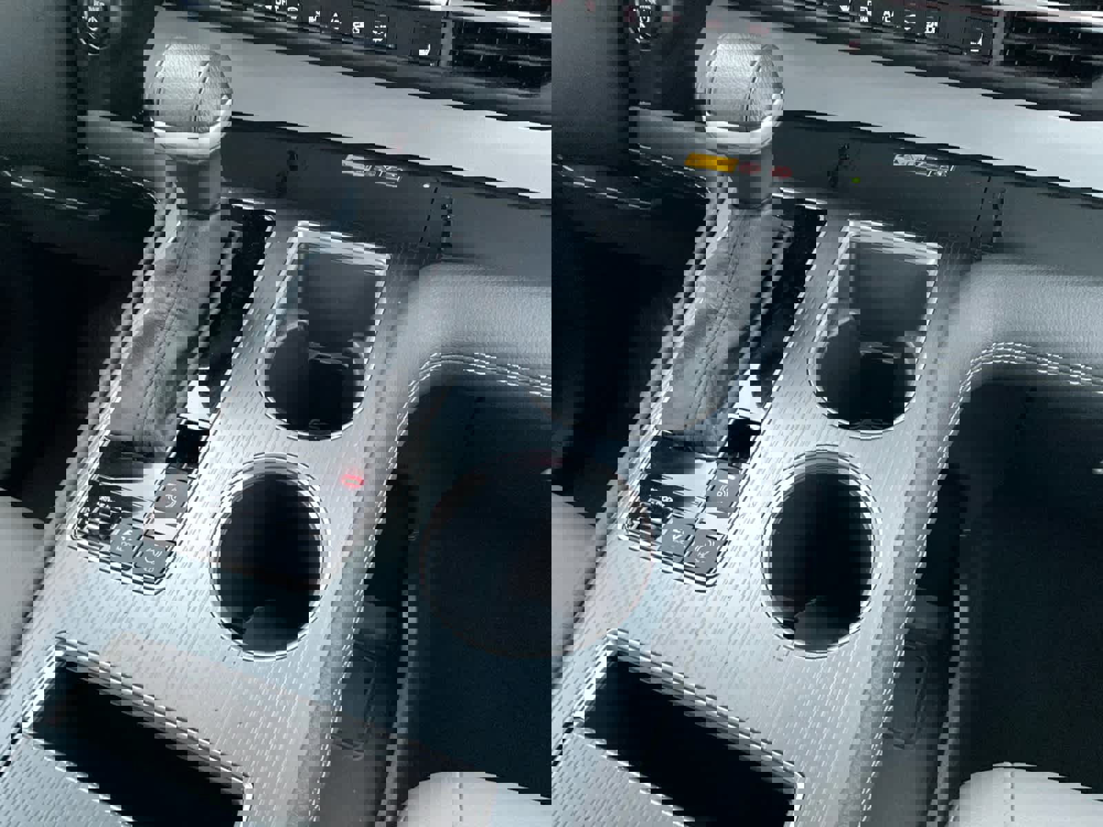 Used 2025 Toyota Sienna XLE image 22