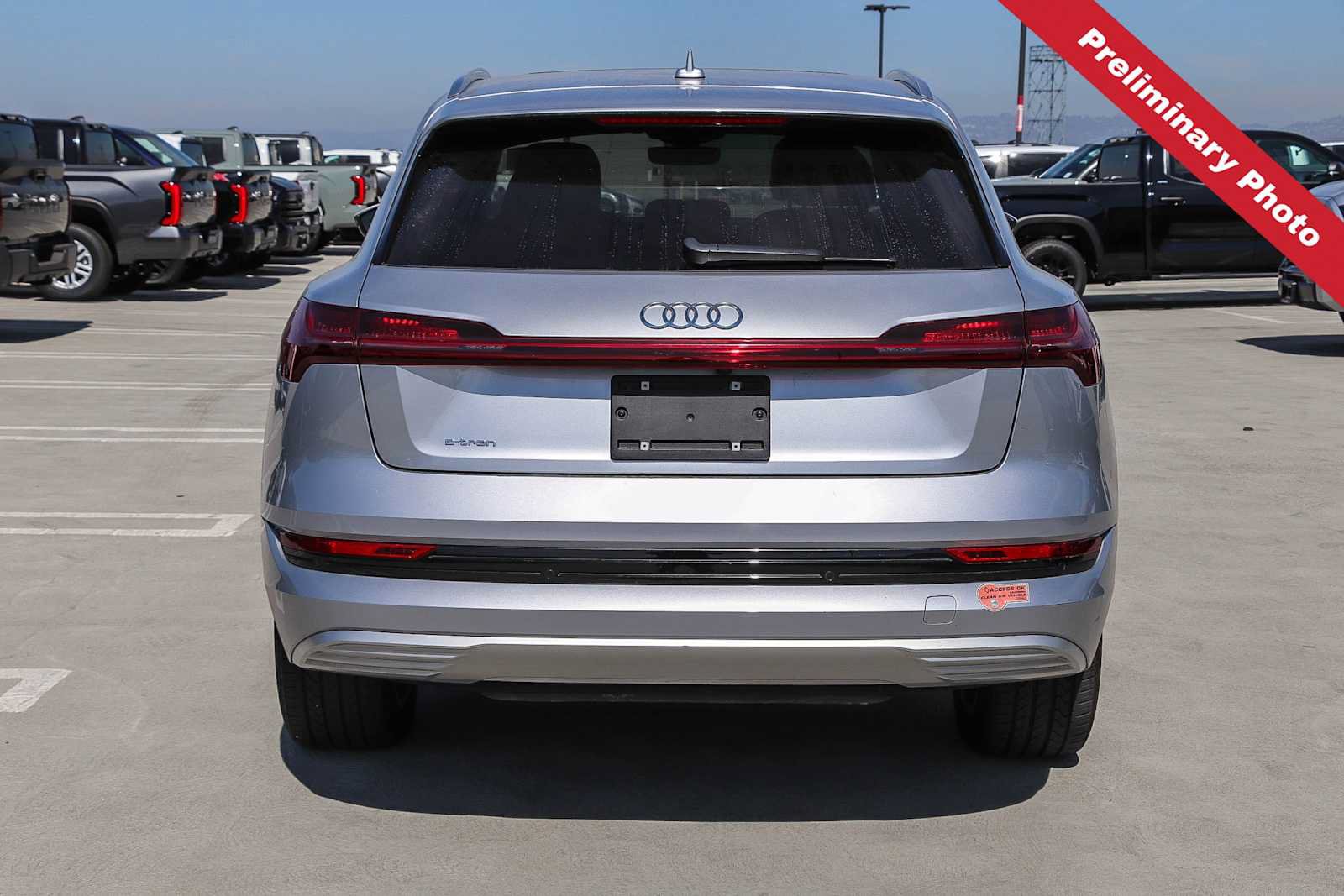 Used 2019 Audi e-tron Prestige w/ Prestige Package AWD/4WD image 7