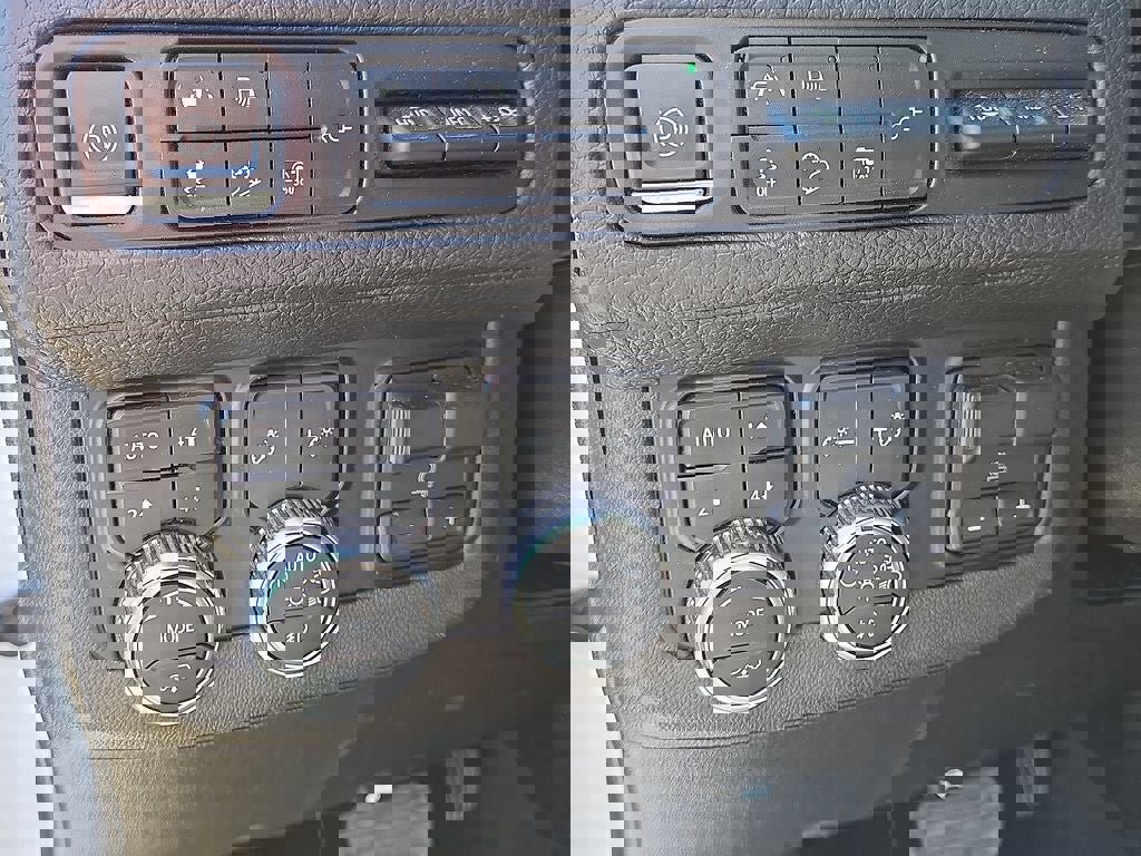 Used 2022 GMC Yukon Denali w/ Denali Ultimate Package image 22