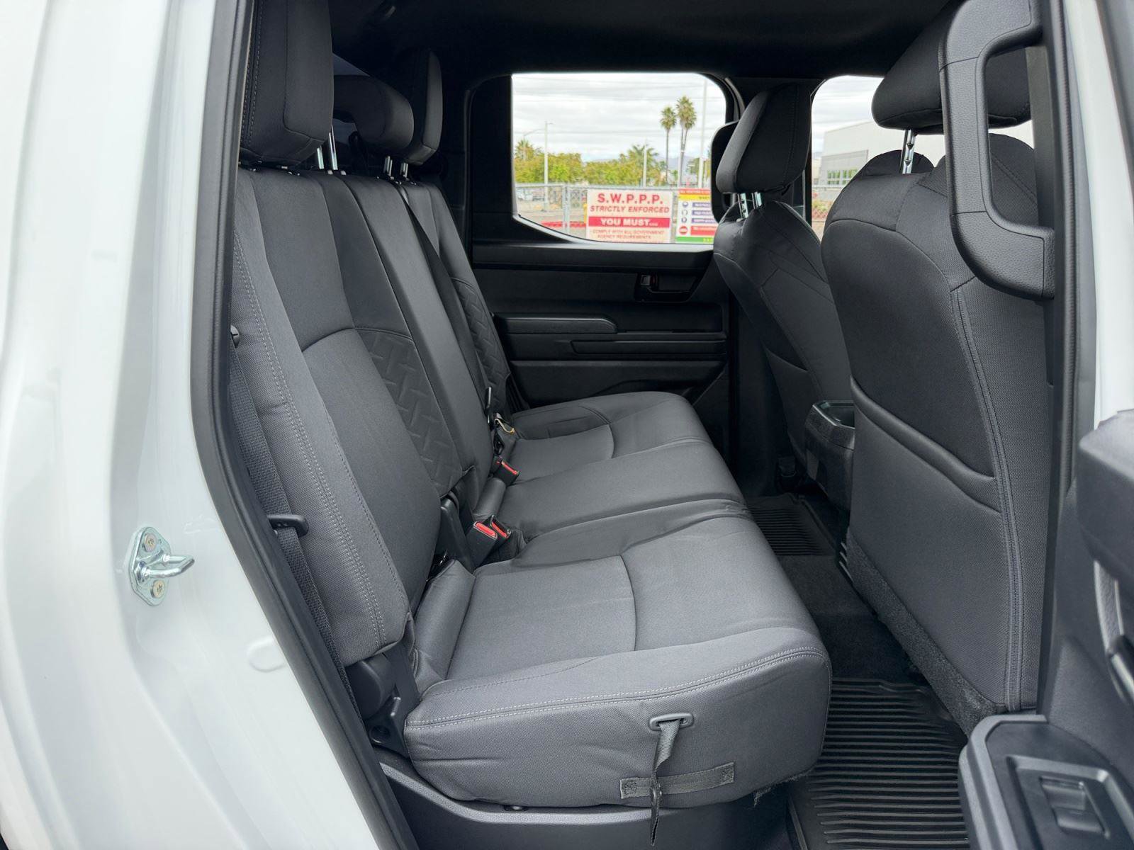Used 2025 Toyota Tacoma SR5 AWD/4WD image 18