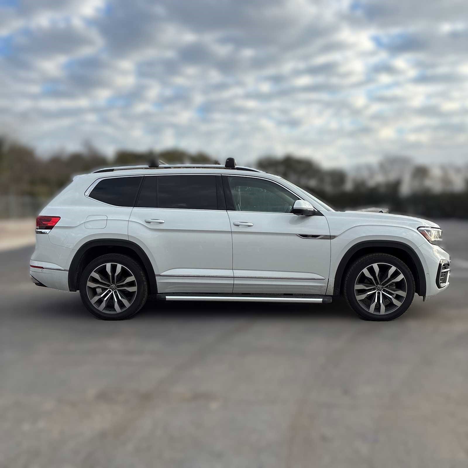 Used 2023 Volkswagen Atlas SEL Premium image 6