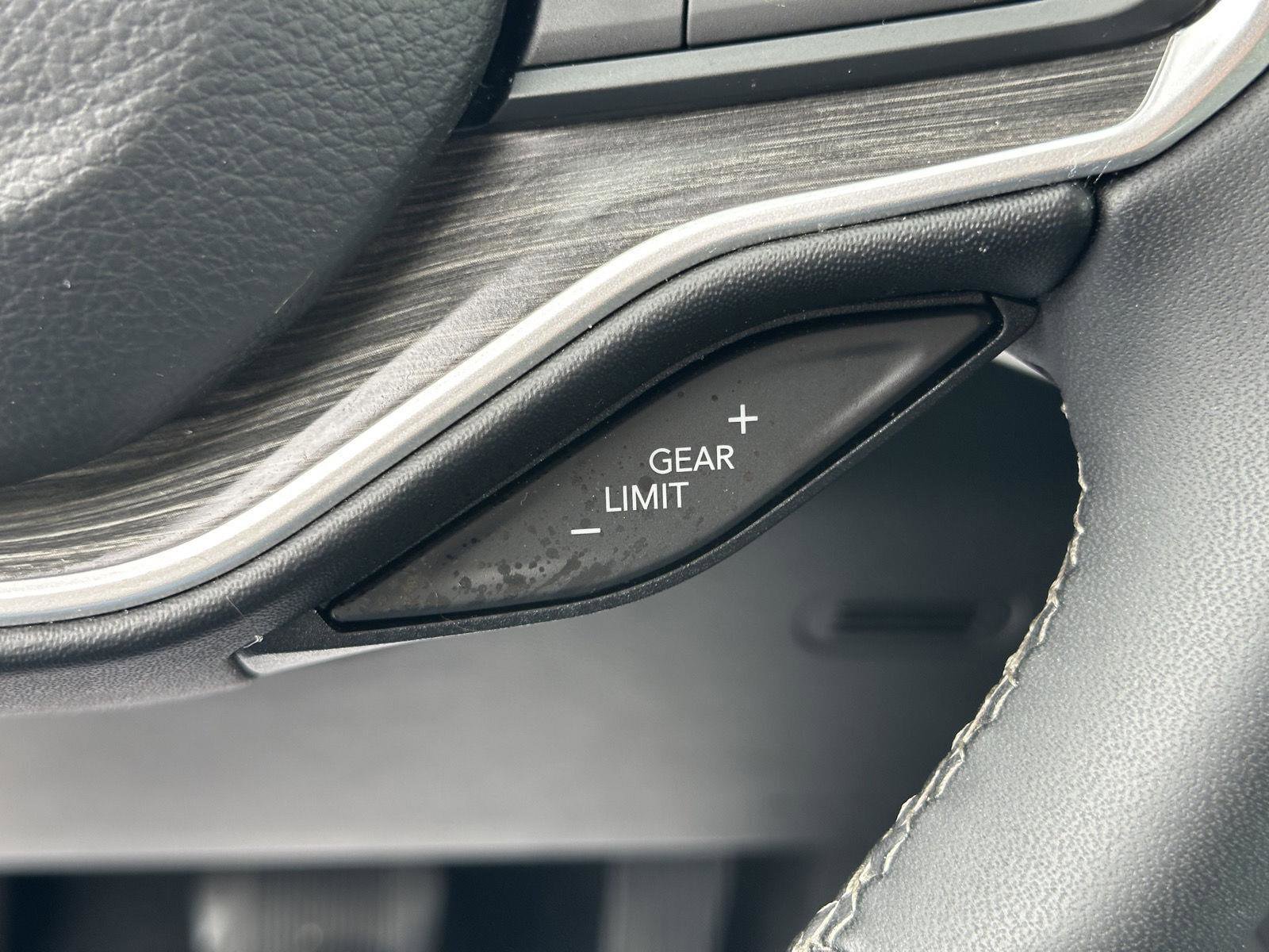 Used 2024 Jeep Wagoneer Series II w/ Flexible Seating Group image 23