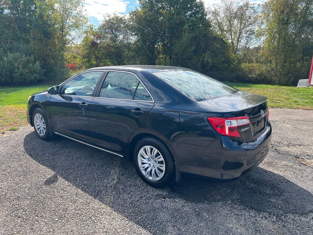 Used 2012 Toyota Camry LE image 5